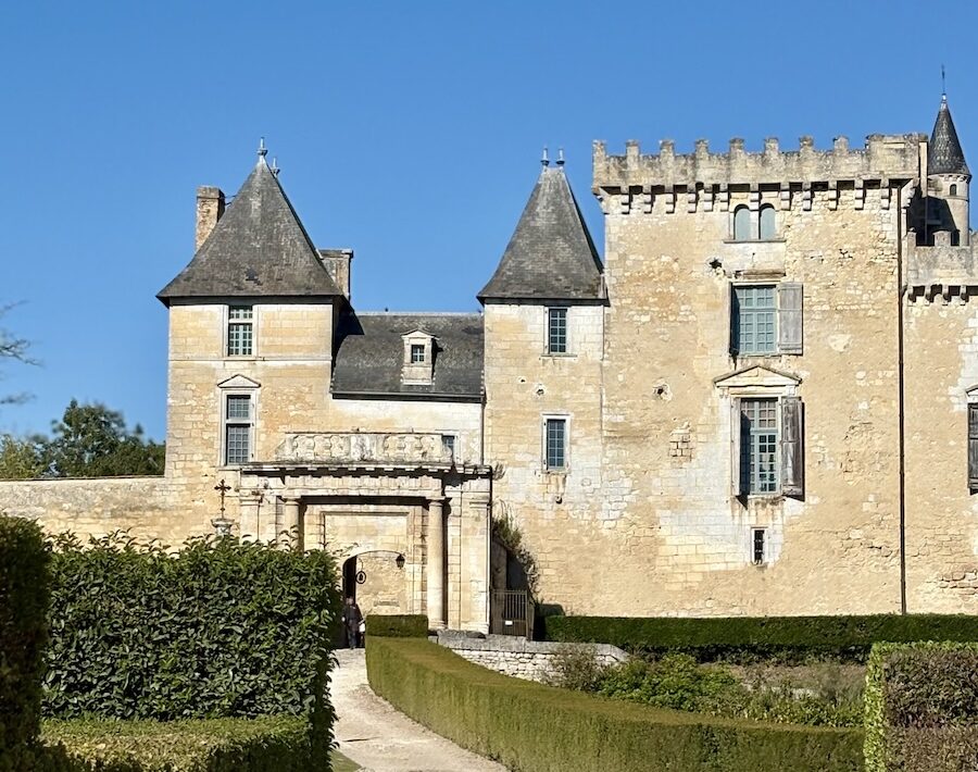 Entrée du château de Vayres